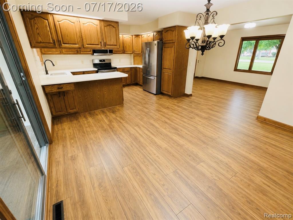 810 E Liberty Street, Chesaning, MI 48616 — Photo 4