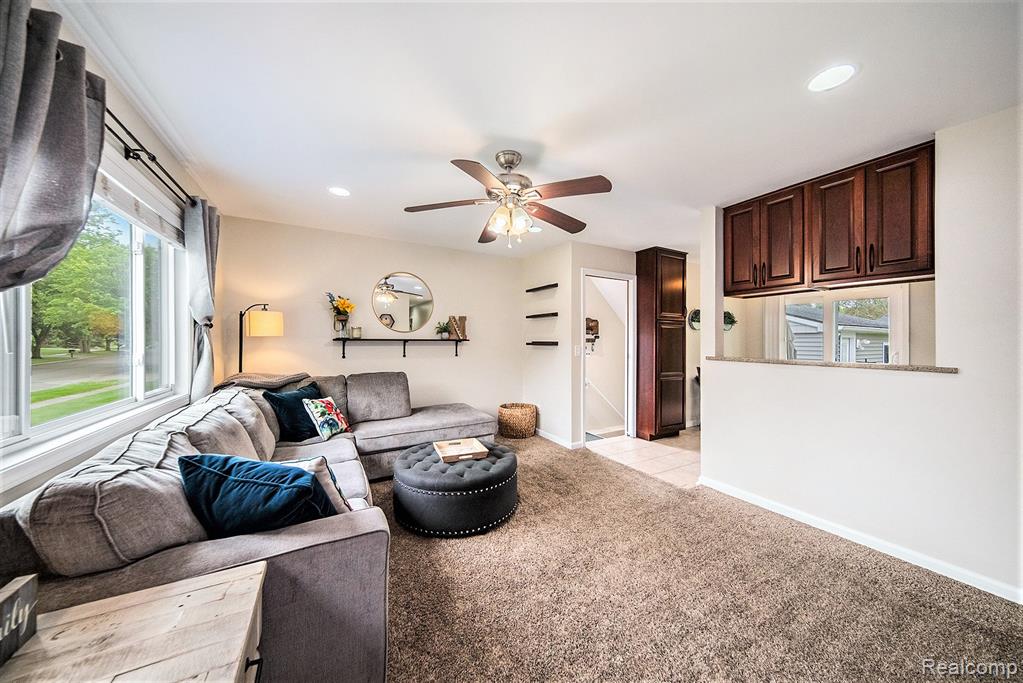 820 Devonshire Boulevard, Brighton, MI 48116 — Photo 2