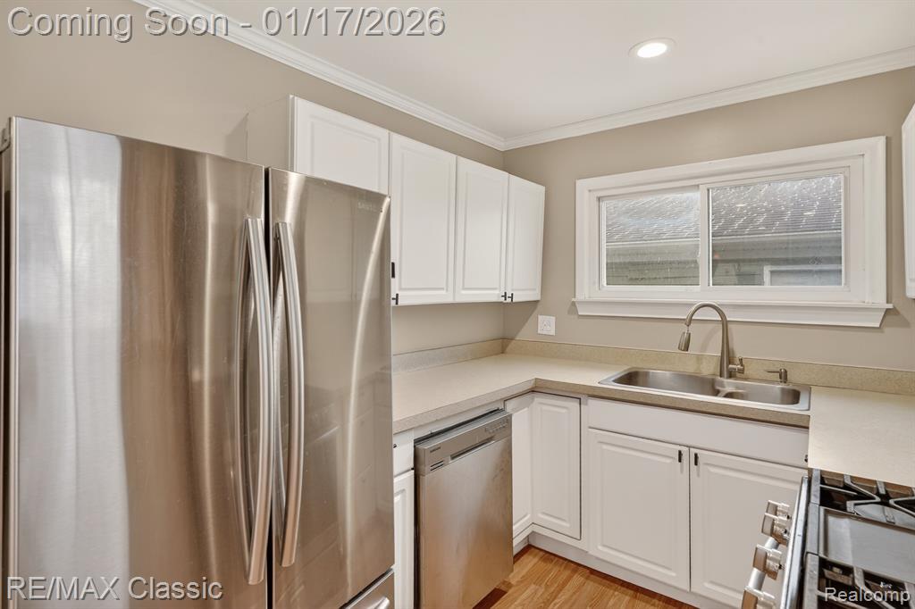 7346 S Shaker Drive, Waterford, MI 48327 — Photo 10