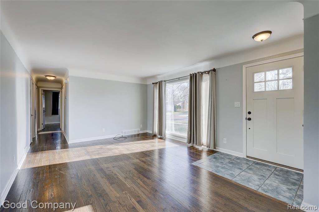 1303 Sycamore Drive, Rochester Hills, MI 48307 — Photo 7