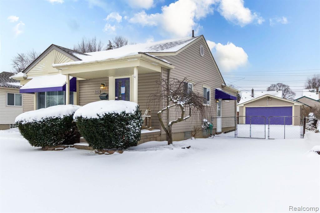 542 S Manitou Avenue, Clawson, MI — Photo 2