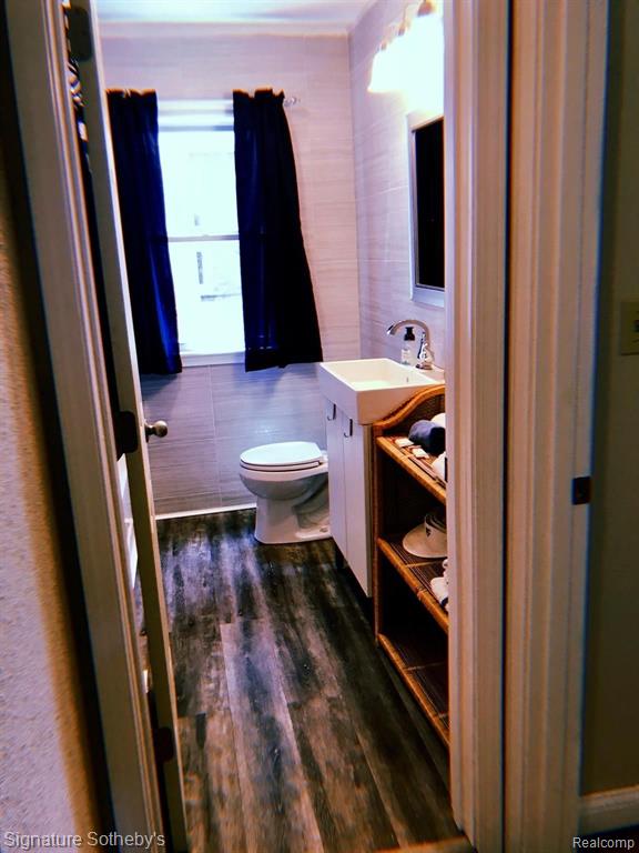 8310 BADGER Street, Detroit, MI 48213 — Photo 16