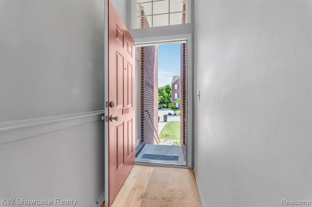 432 CHERRY ORCHARD Road, Canton, MI 48188 — Photo 33