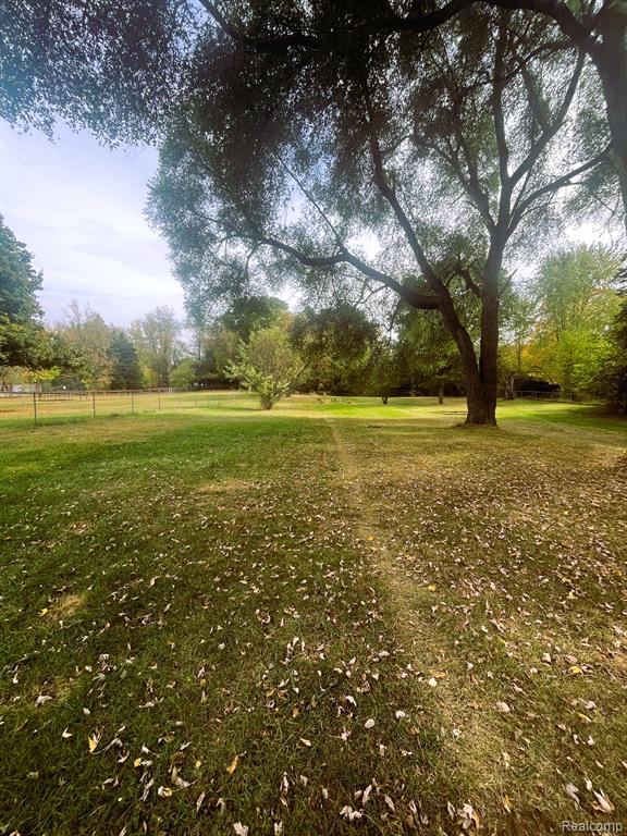 853 Merritt Avenue, Orion, MI 48362 — Photo 11