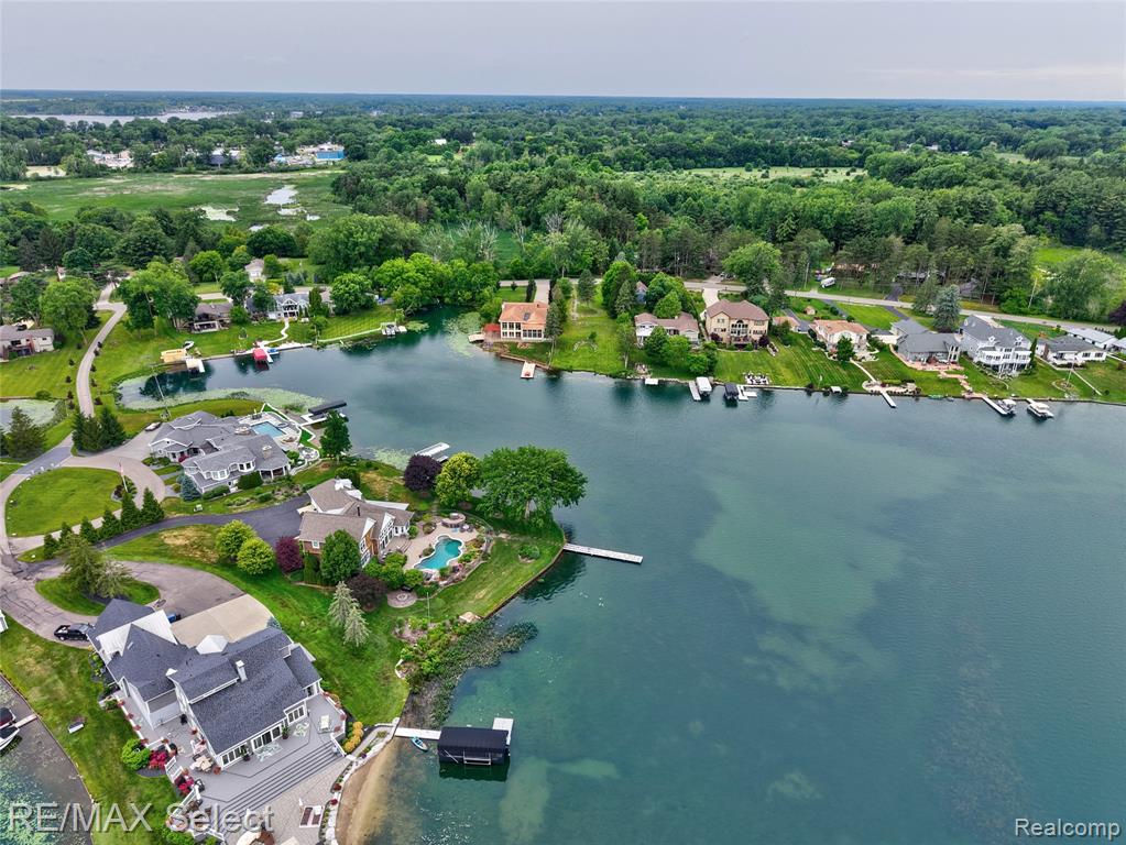 14189 Swanee Beach Drive, Fenton, MI 48430 — Photo 8