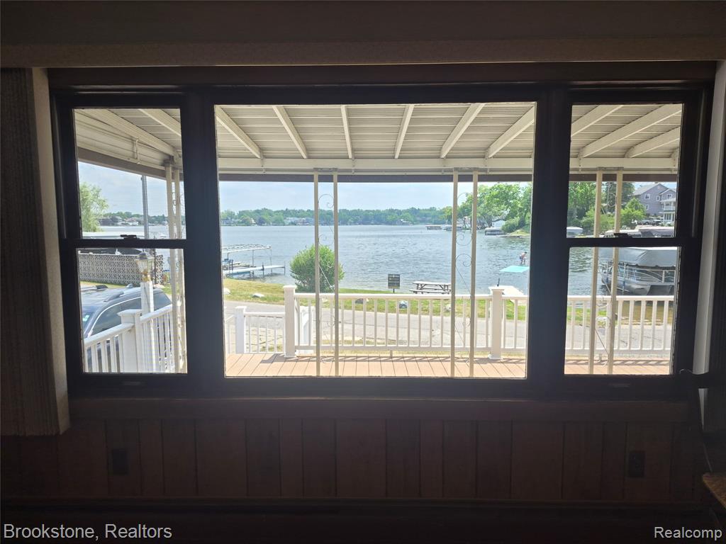 612 Buena Vista Avenue, Lake Orion, MI 48362 — Photo 12