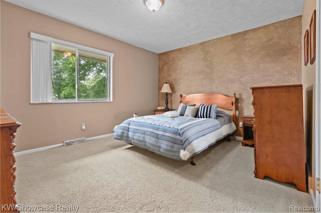 7675 VISGER Avenue, Waterford, MI 48329 — Photo 14