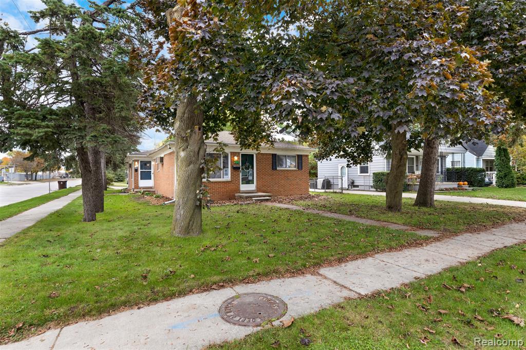 798 Adams Street, Plymouth, MI 48170
