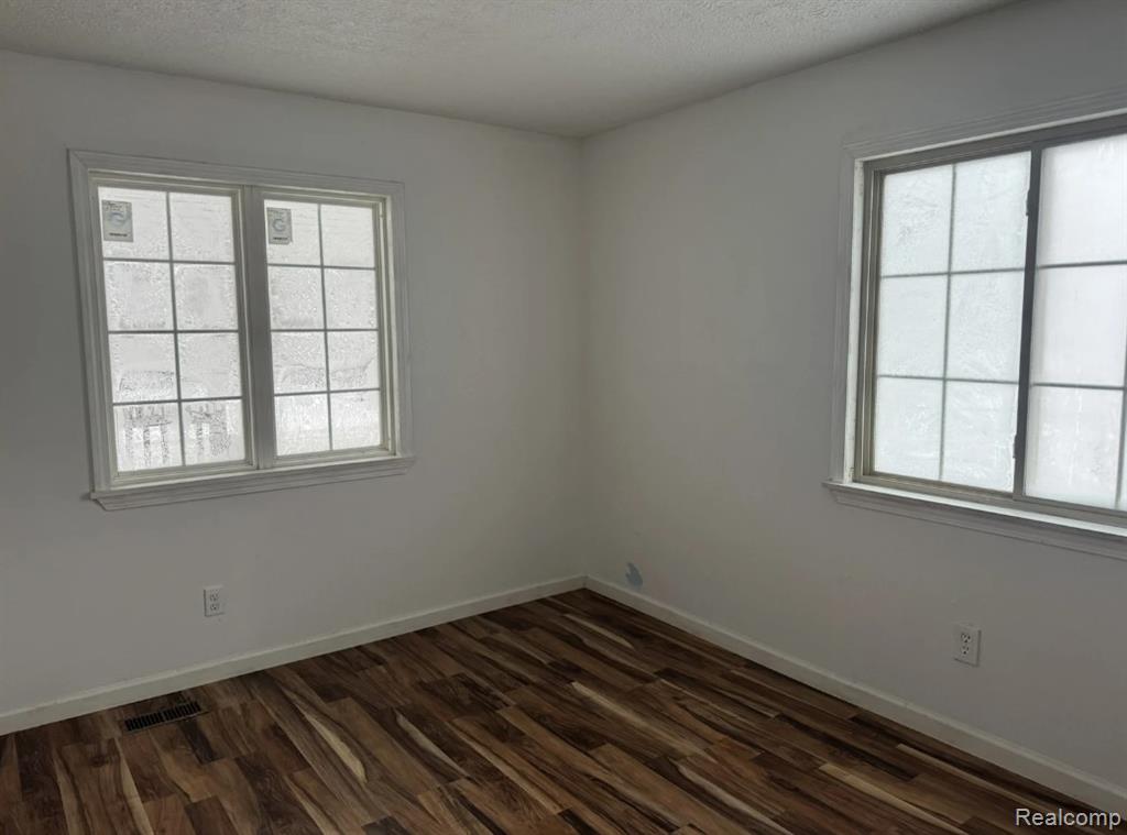 2099 Brady Avenue, Burton, MI 48529 — Photo 5