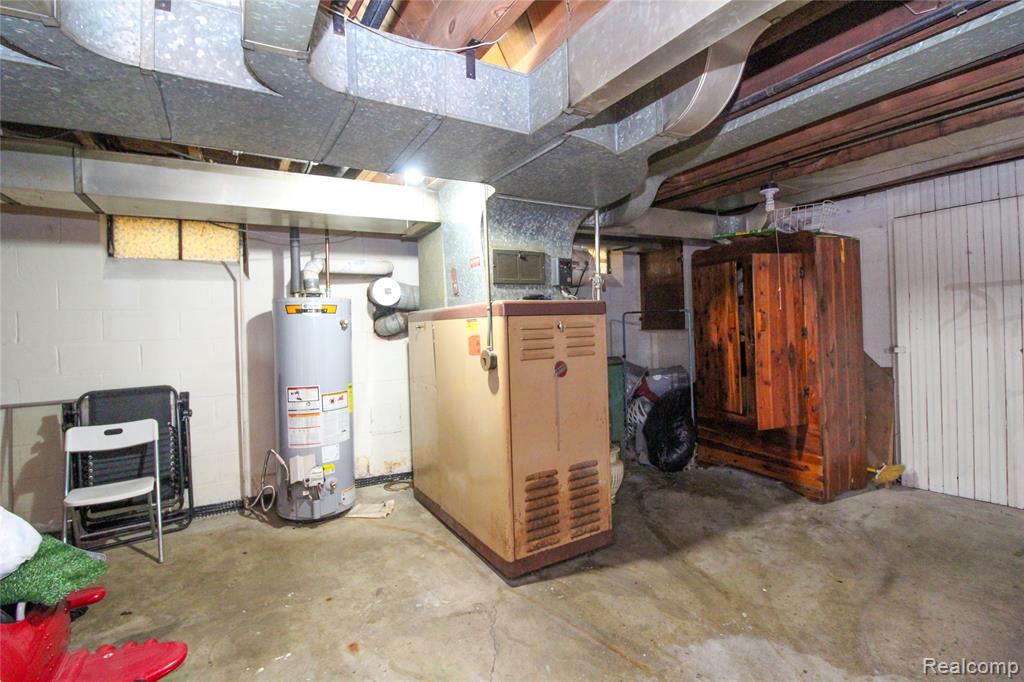 15611 Spring Garden Street, Detroit, MI 48205 — Photo 17