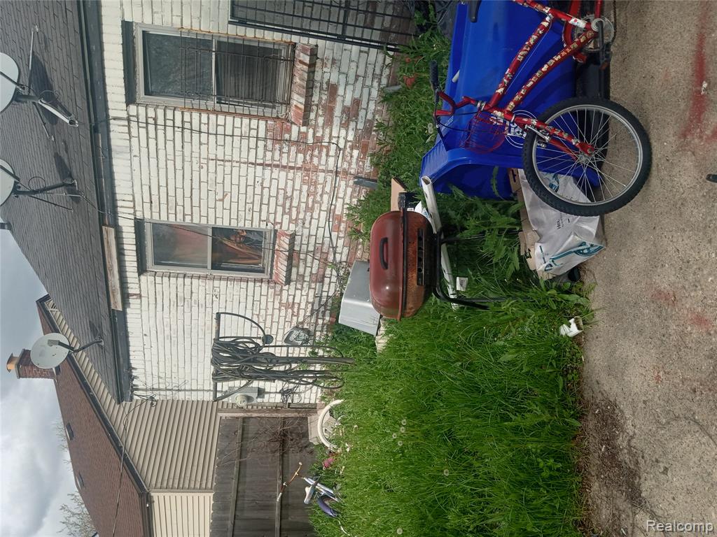 8883 Sussex Street, Detroit, MI 48228 — Photo 7