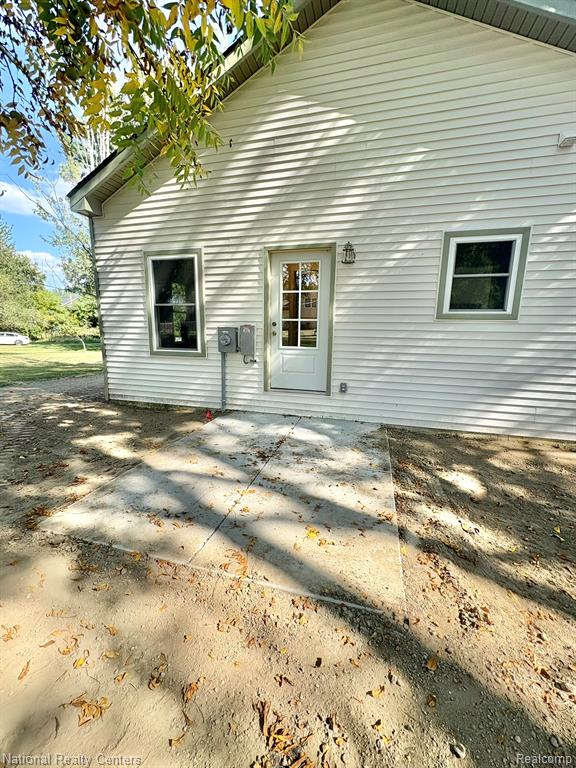 542 Springle Drive, Waterford, MI 48327 — Photo 23