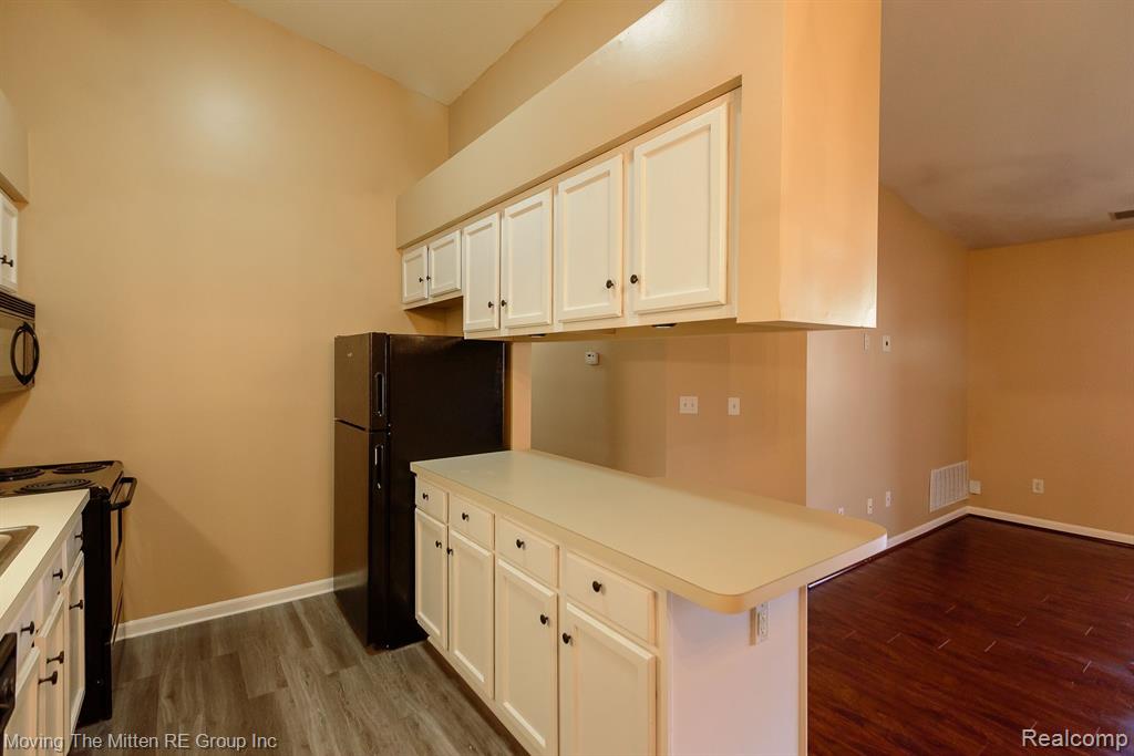 9635 WILDFLOWER Court, Van Buren, MI 48111 — Photo 11