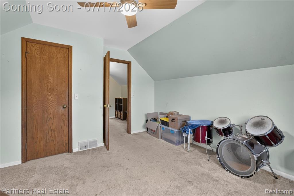 9145 Apple Orchard Drive, Fenton, MI 48430 — Photo 29