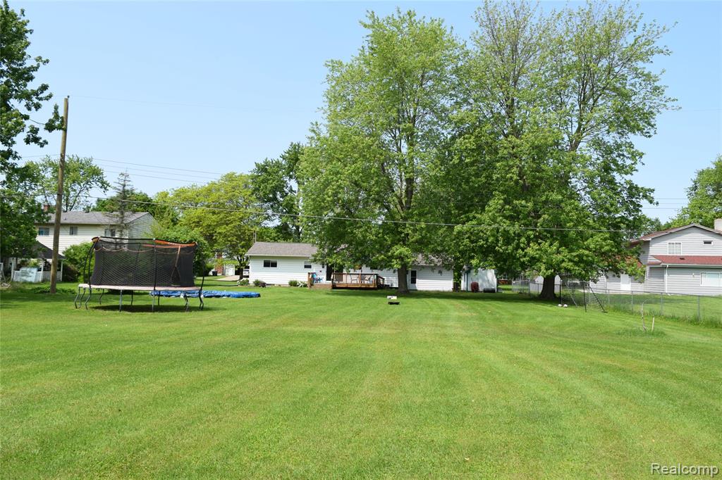 6009 Lancaster Drive, Flint, MI 48532 — Photo 36