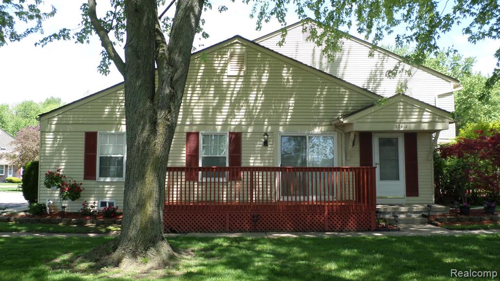 33612 Bayview Drive, New Baltimore, MI 48047