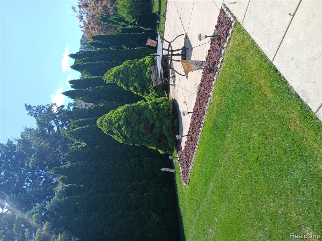 8086 Pickering Pl Place, Westland, MI — Photo 8