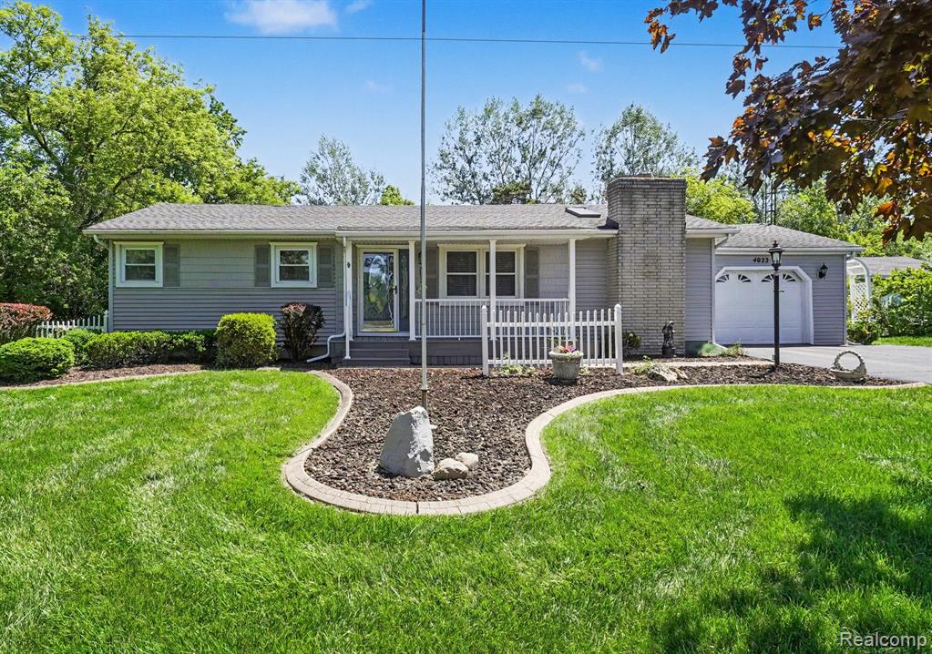 4023 S Genesee Road, Grand Blanc, MI 48439 — Photo 2