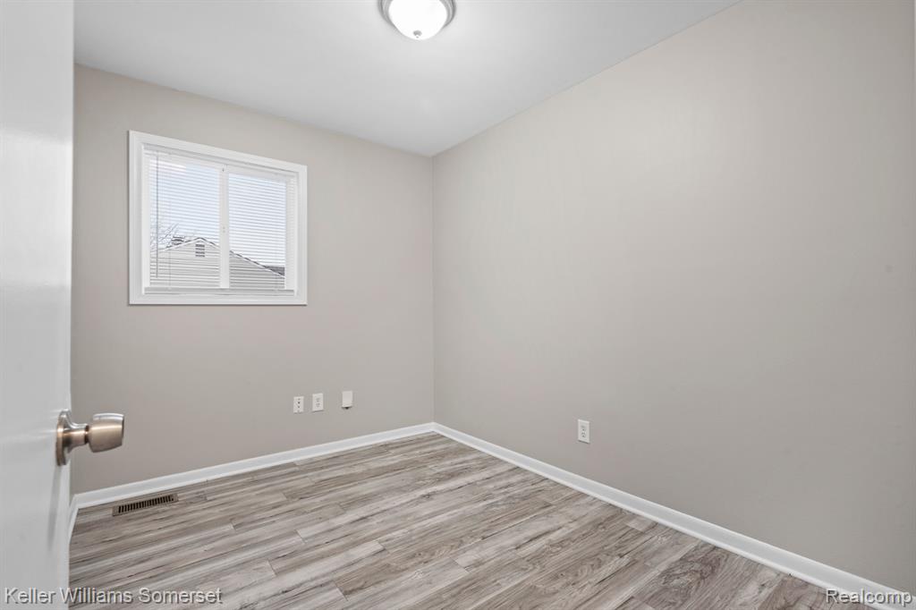 7568 Dodge Avenue, Warren, MI 48091 — Photo 8
