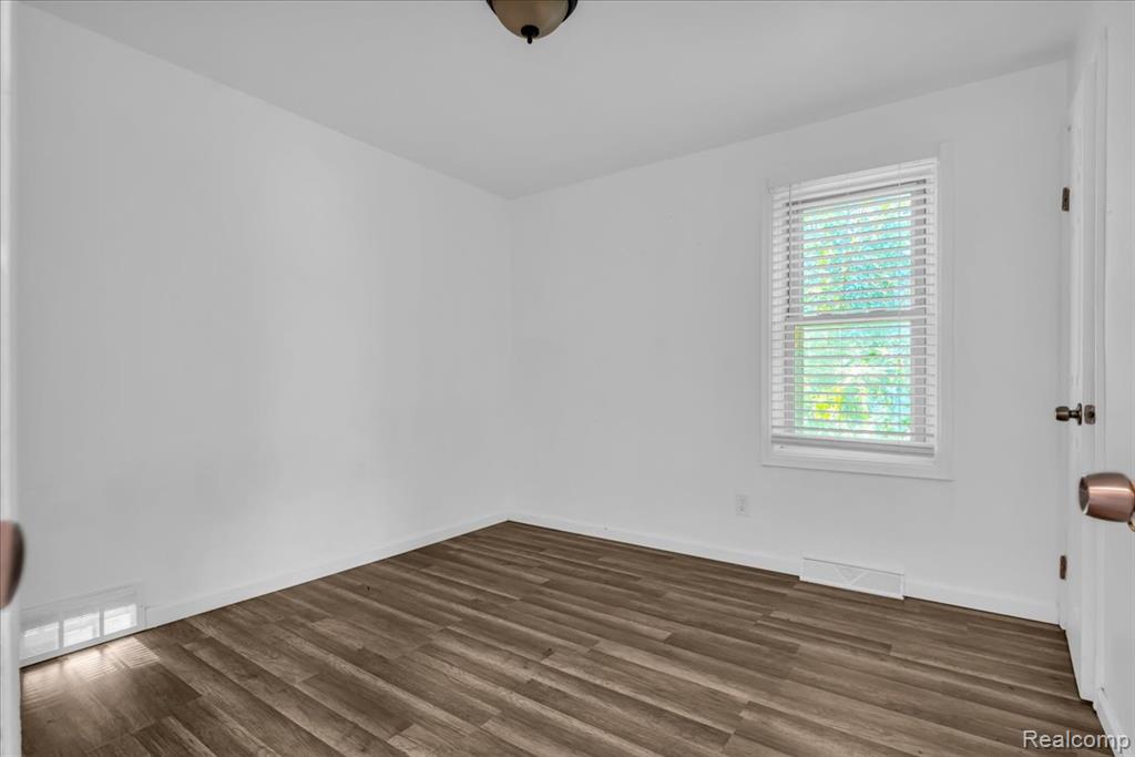 6837 Middlebelt Road, Romulus, MI 48174 — Photo 11