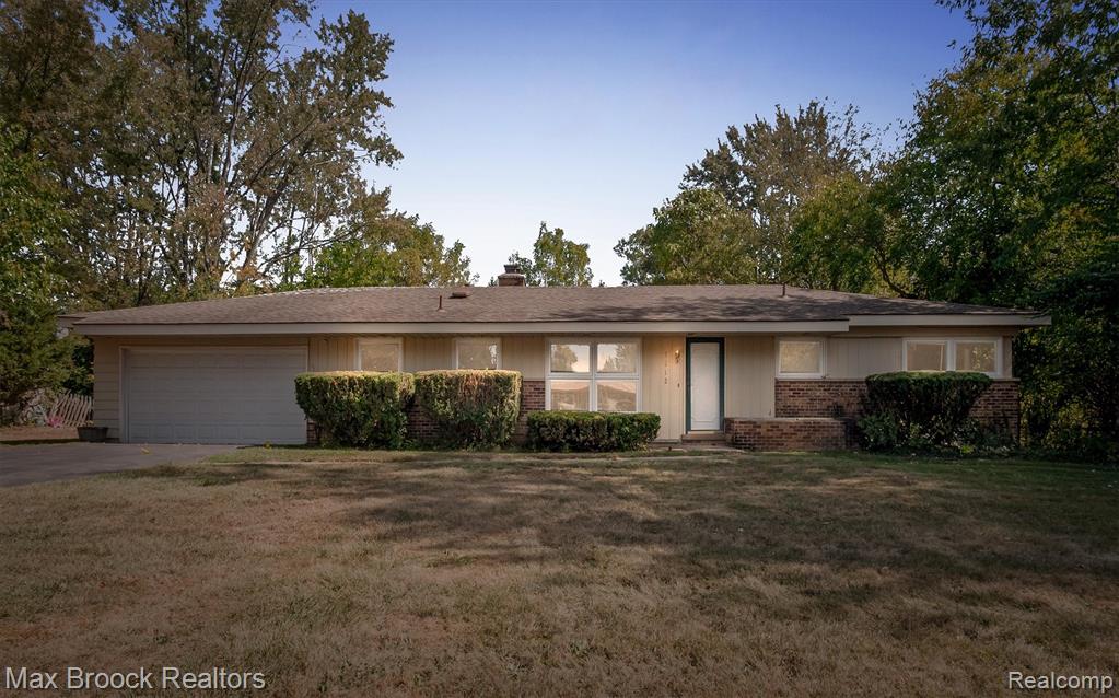 5520 SE Greenboro Drive, Grand Rapids, MI, 49508