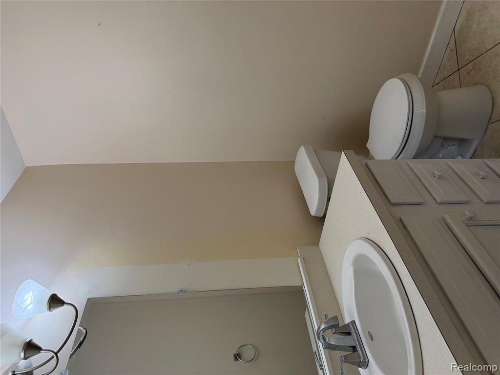 5561 Mansfield Avenue, Sterling Heights, MI 48310 — Photo 16