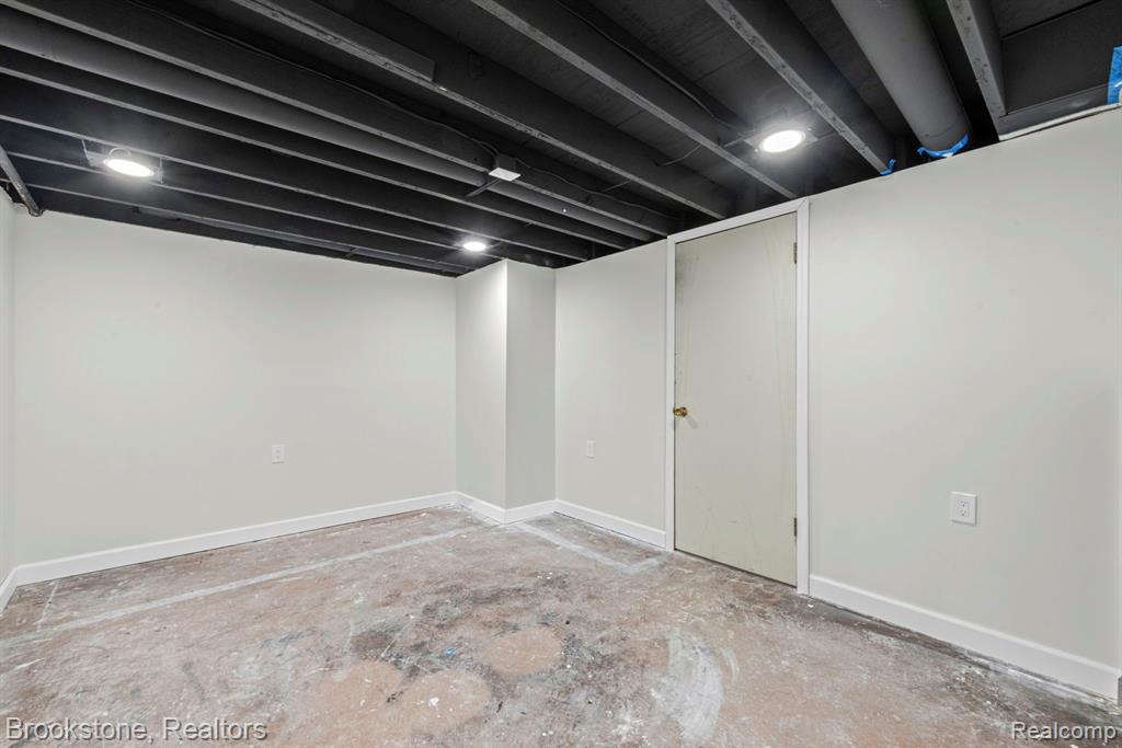 5652 Tequesta Drive, West Bloomfield, MI 48323 — Photo 13