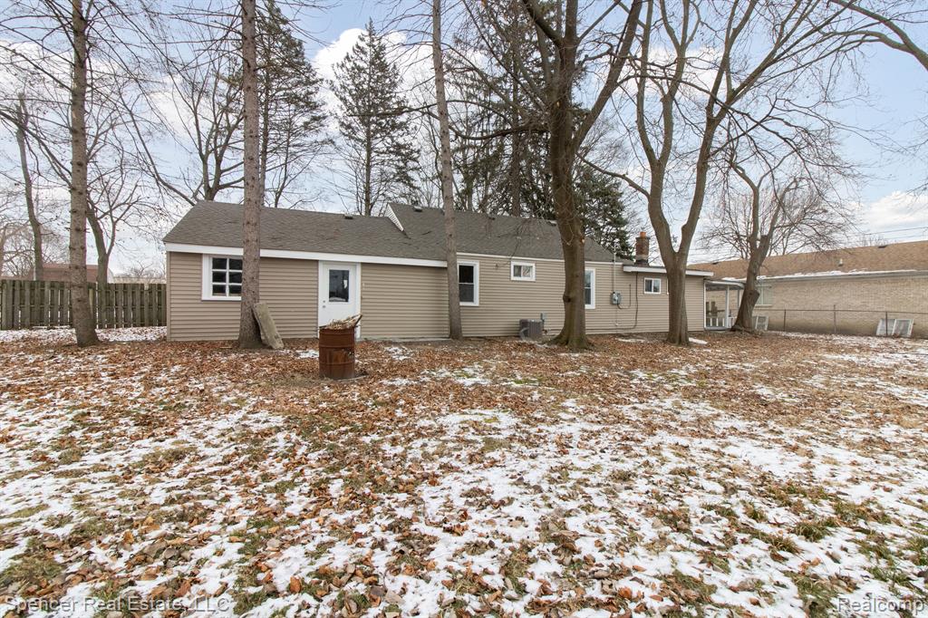 8931 Fremont Street, Livonia, MI 48150 — Photo 28