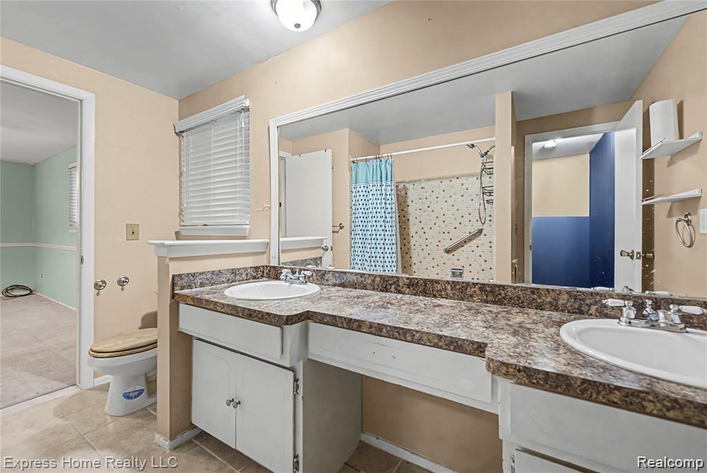 30121 Woodhouse Drive, Warren, MI 48092 — Photo 11