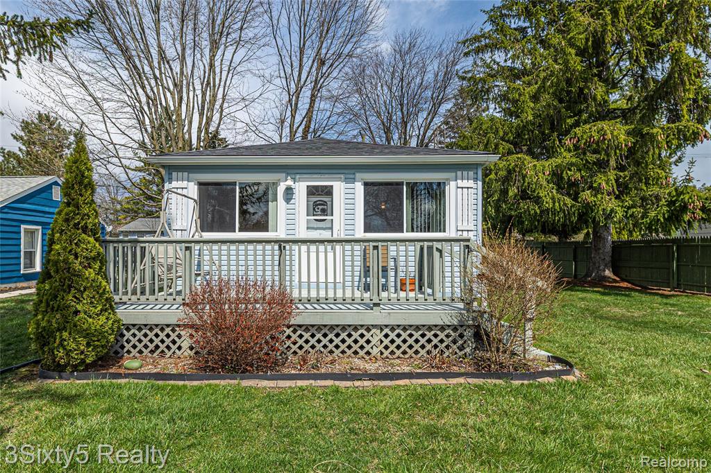 7523 Beechwood, Lexington, MI 48450 — Photo 2