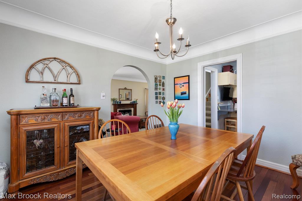 831 W OAKRIDGE Street, Ferndale, MI 48220 — Photo 11