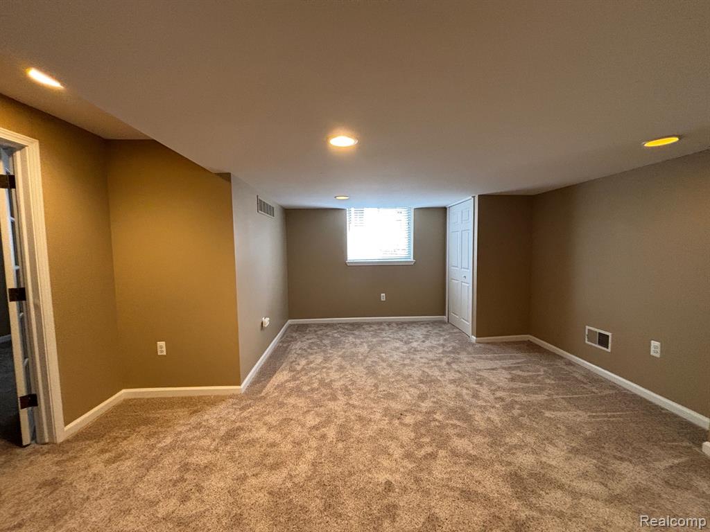 2695 Homewood Drive, Troy, MI 48098 — Photo 28