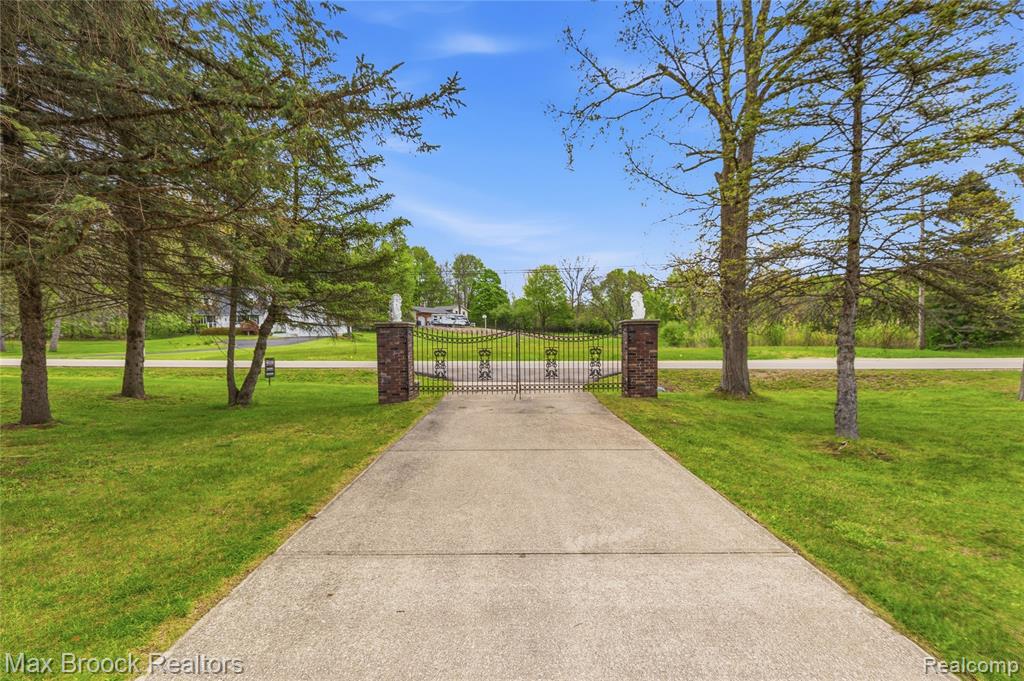 1392 Maple Grove Road, Lapeer, MI 48446 — Photo 3