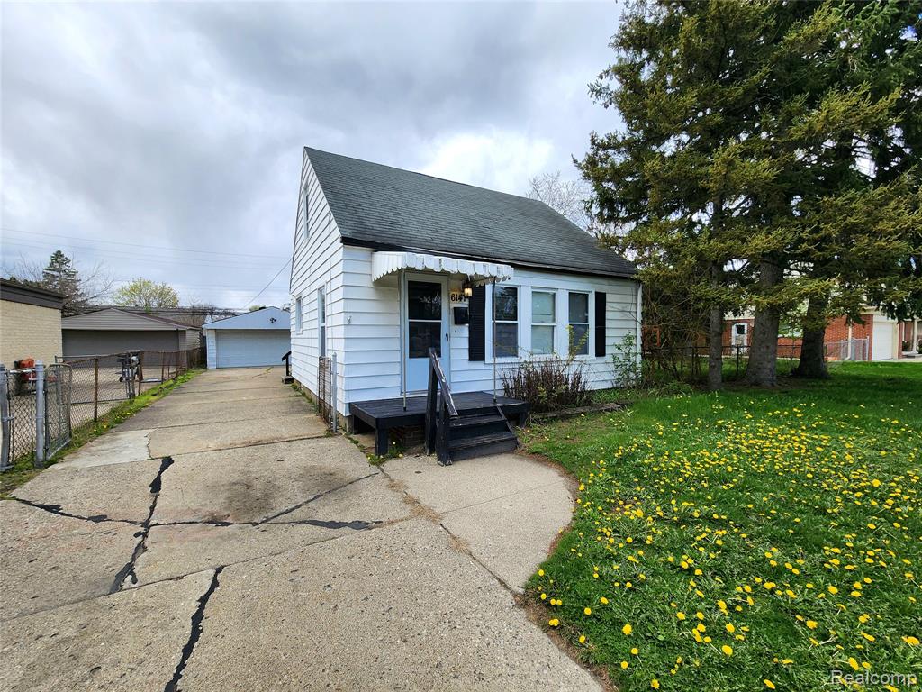 6147 Whitefield Street, Dearborn Heights, MI 48127 — Photo 3