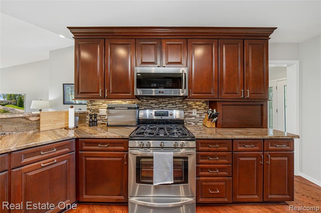 4261 Lakeridge Court, Bloomfield Hills, MI 48302 — Photo 26