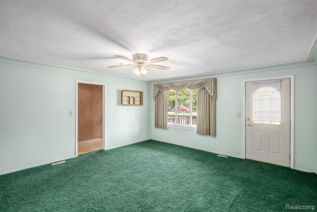 8233 N Genesee Road, Mount Morris, MI 48458 — Photo 6