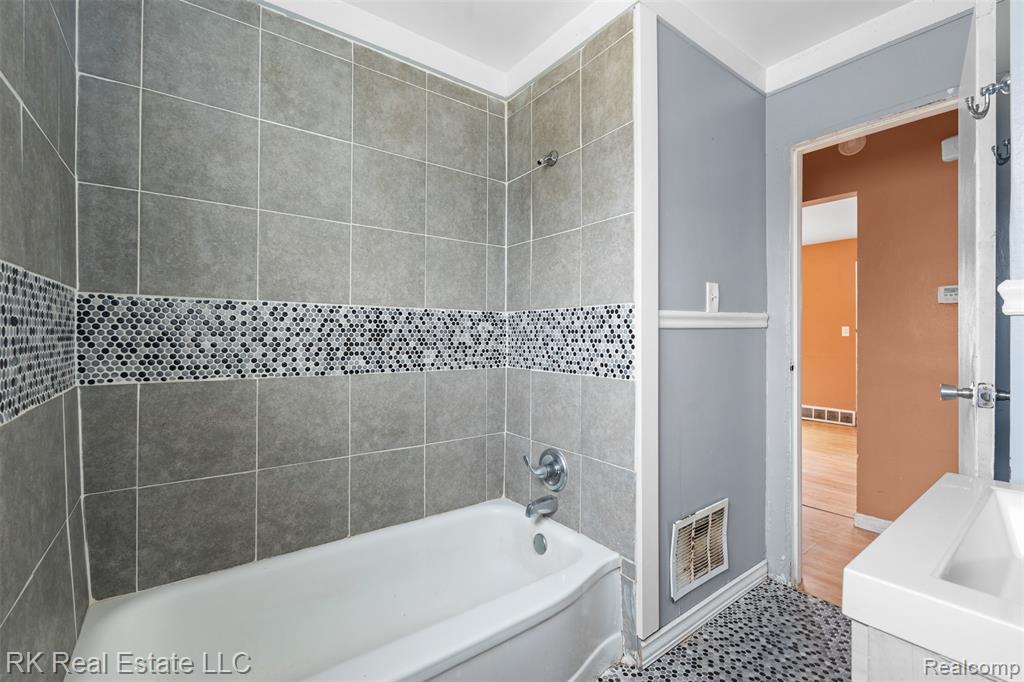 25280 Dale Street, Roseville, MI 48066 — Photo 12