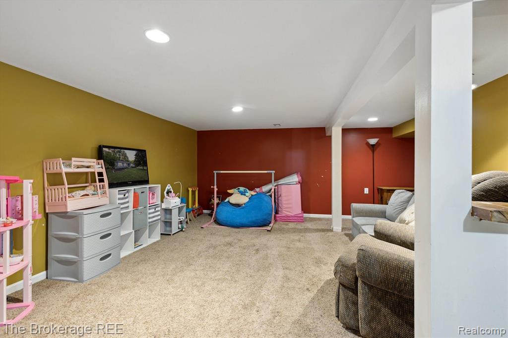 7092 FAIRGROVE Drive, Swartz Creek, MI 48473 — Photo 30