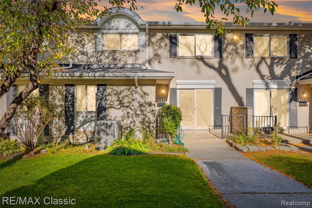 8733 George F Bunker Boulevard, 2, Sterling Heights, MI 48313