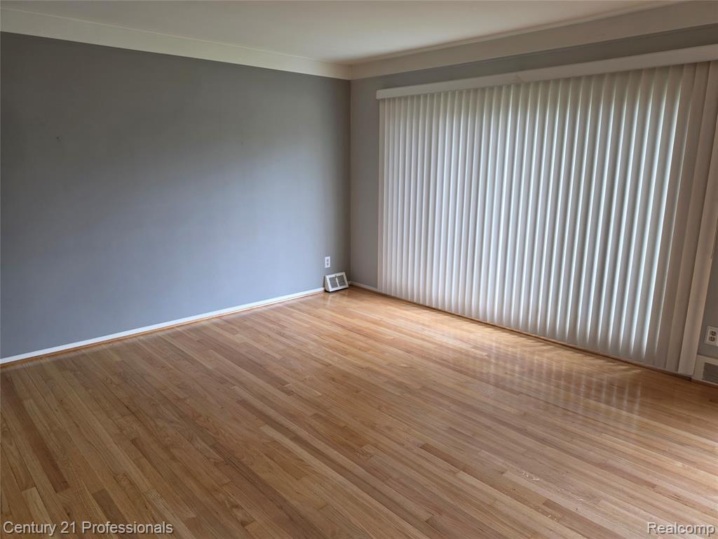 29421 Mark Avenue, Madison Heights, MI 48071 — Photo 36