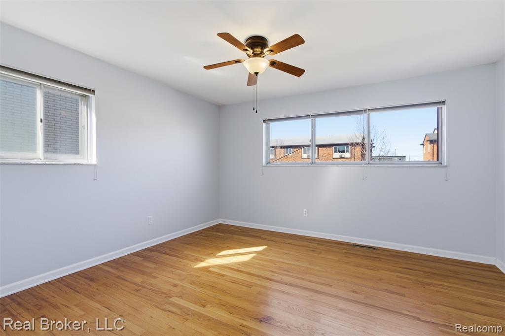 4840 Briarwood Avenue, Royal Oak, MI 48073 — Photo 14