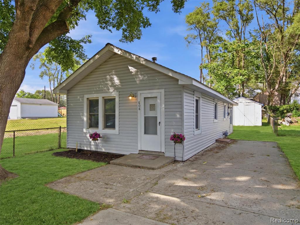 808 Corwin Court, Pontiac, MI 48340 — Photo 3