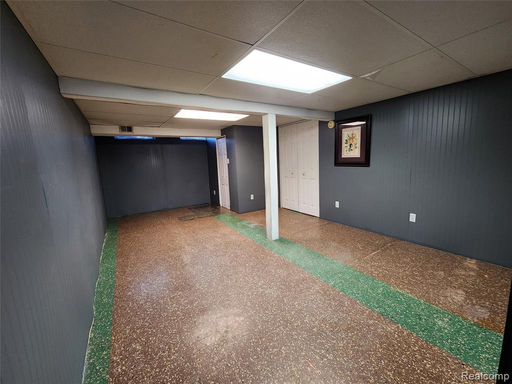8665 Sterling, Center Line, MI 48015 — Photo 26