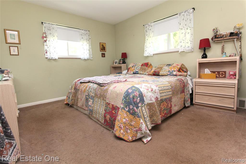 483 Rochdale Drive S, Rochester Hills, MI 48309 — Photo 22