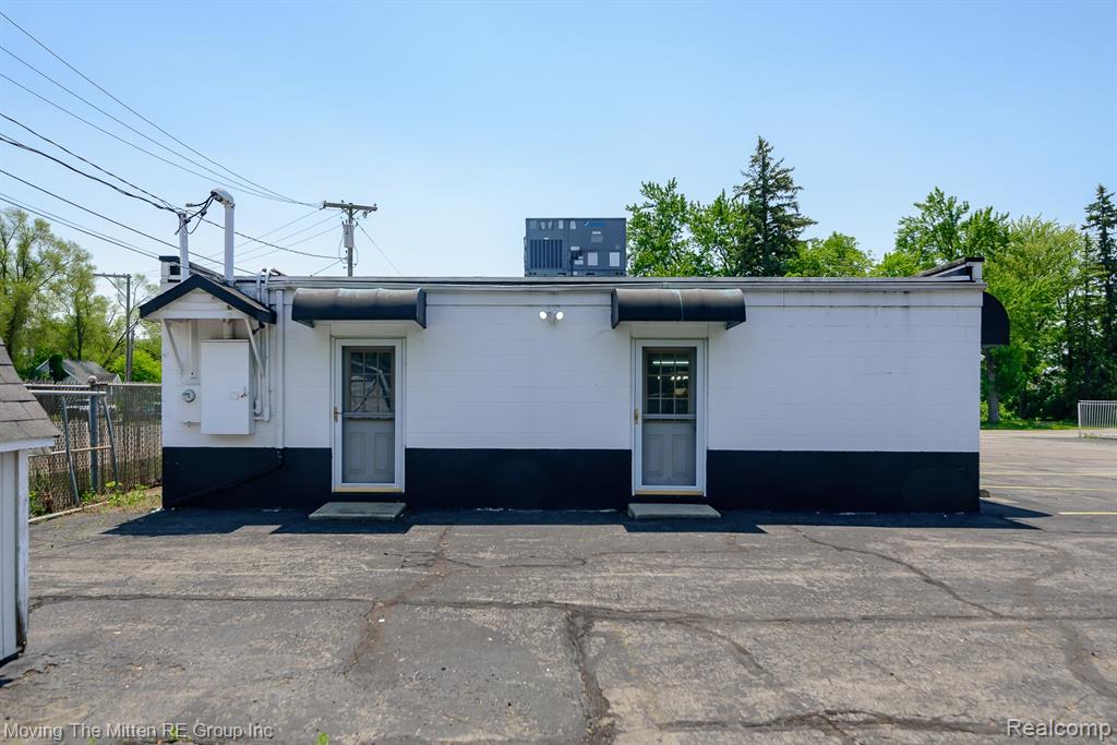 573 E Huron River Drive, Belleville, MI 48111 — Photo 40