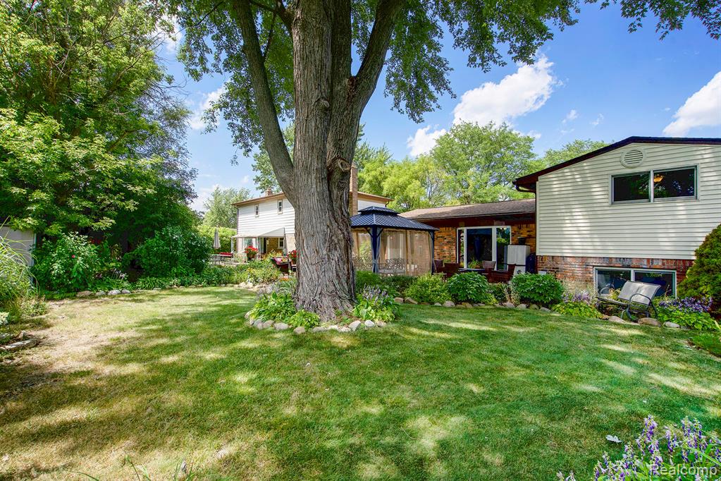 43069 Devon Lane, Canton, MI 48187 — Photo 28