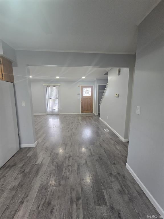 8410 HICKORY DR Drive, Sterling Heights, MI 48312 — Photo 4