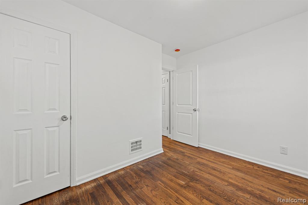 6556 Pelham Road, Taylor, MI 48180 — Photo 16