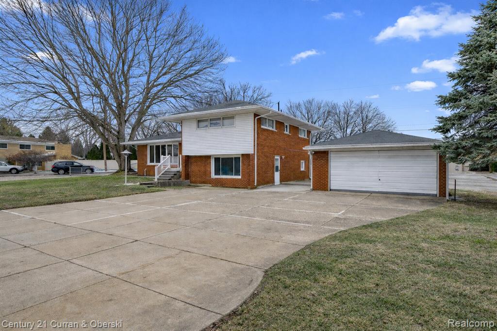 30631 Bayview Drive, Gibraltar, MI — Photo 4