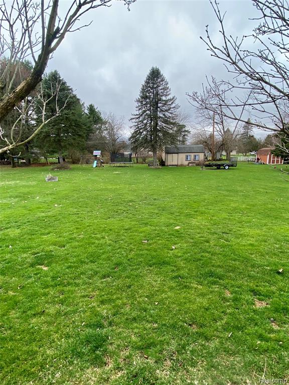 5177 Elizabeth Lane, Almont, MI 48003 — Photo 42